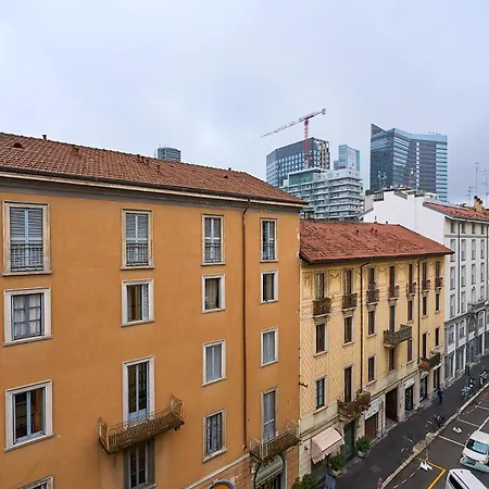 Apartment Luxury House - 2 Minutes Walk From Station