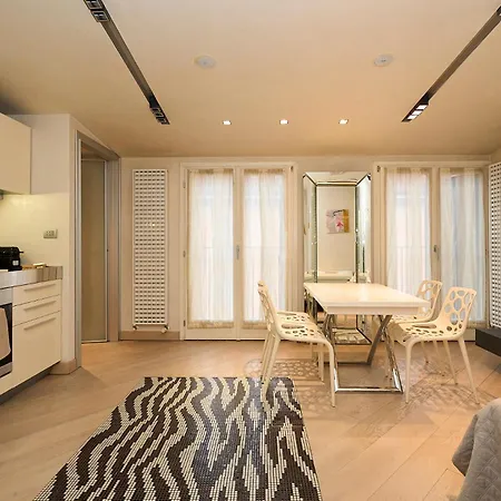 Luxury House - 2 Minutes Walk From Station * Milan